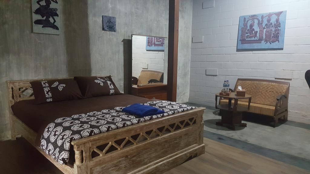 Ndalem Mj Homestay Джокякарта Екстериор снимка